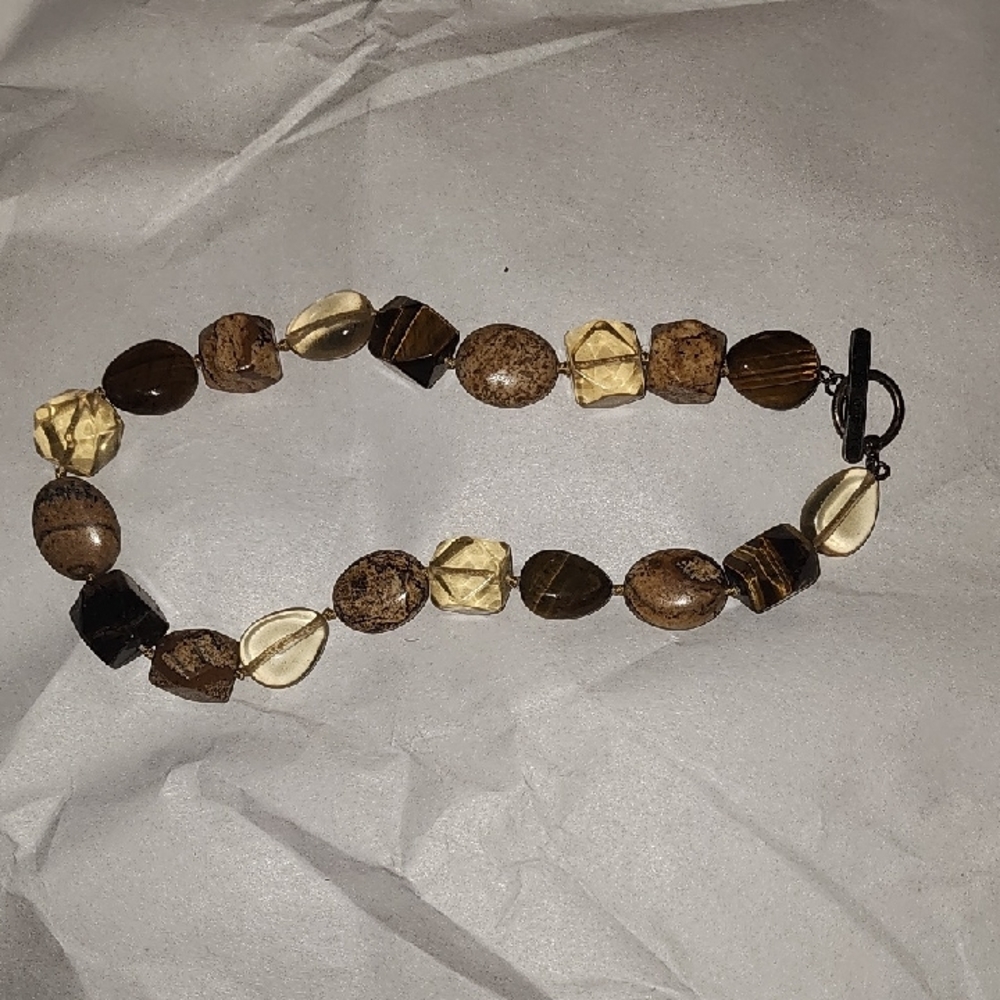 Elegant Brown and Cream Beaded neckless